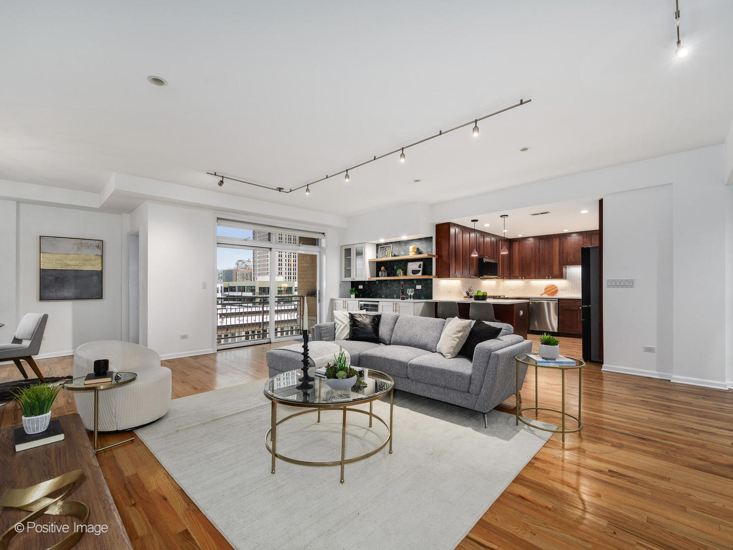 657 W Fulton Street Unit: 708