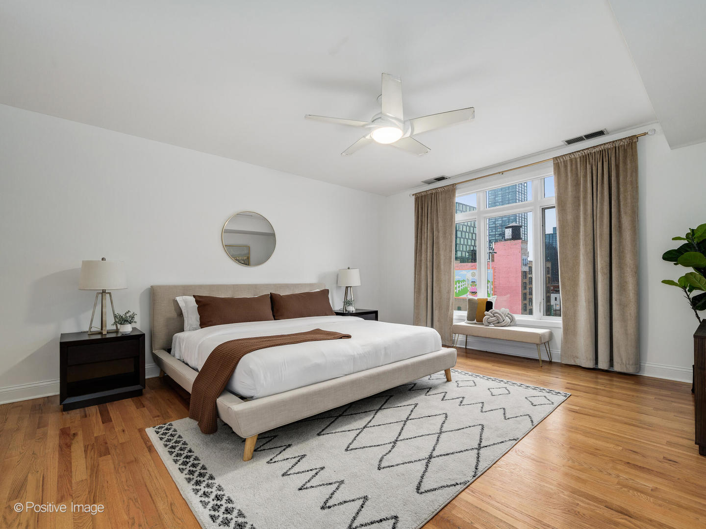 657 W Fulton Street Unit: 708