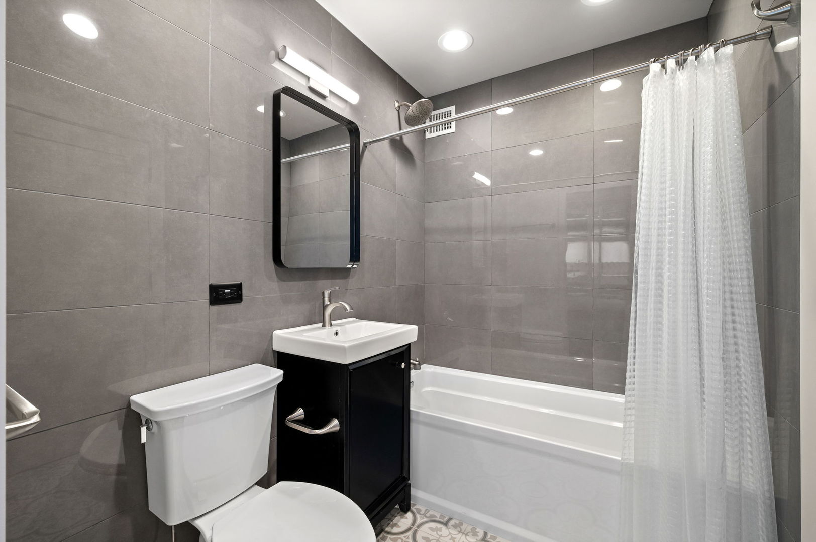 880 N LAKE SHORE Drive Unit: 14CD