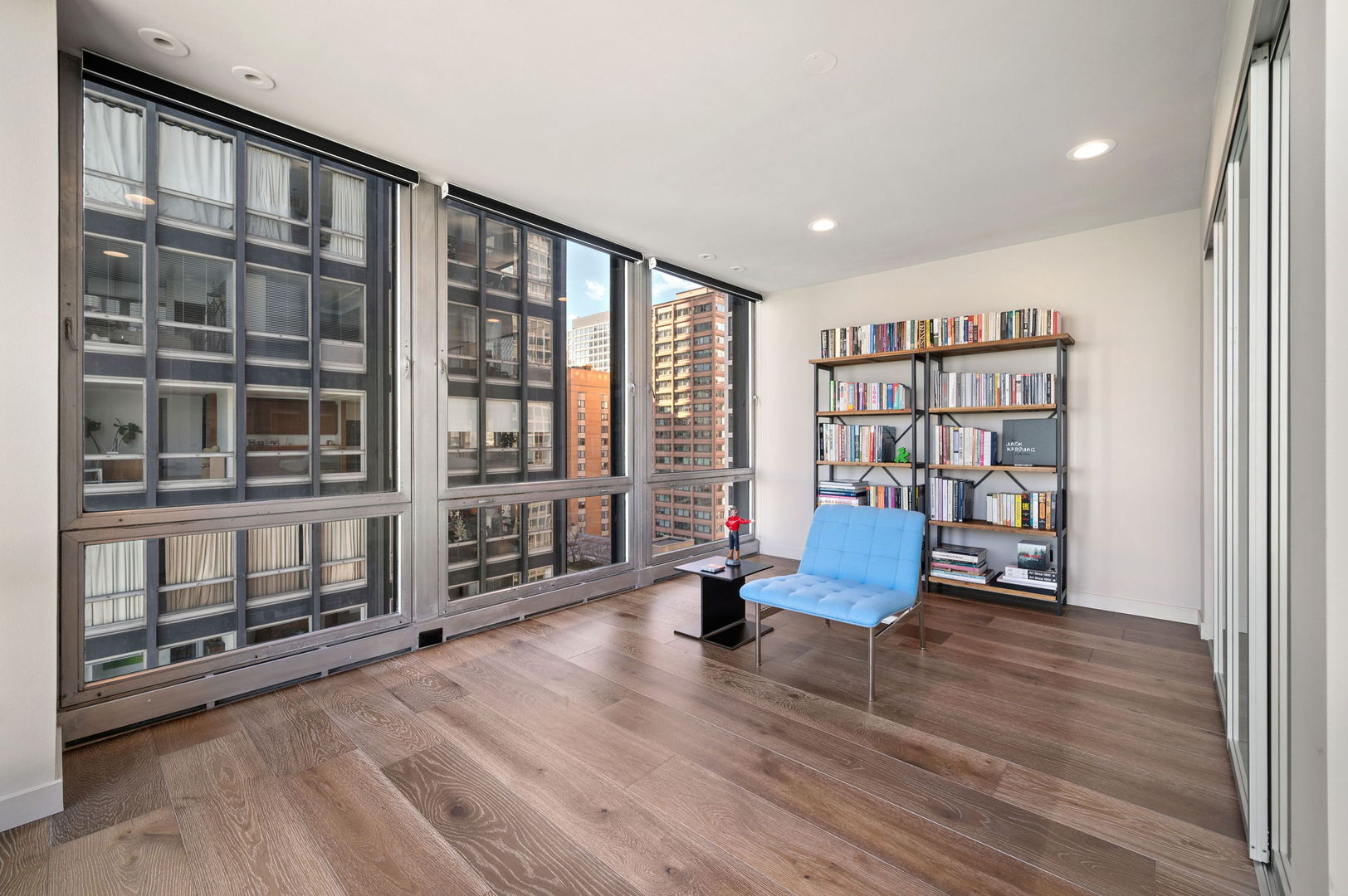 880 N LAKE SHORE Drive Unit: 14CD