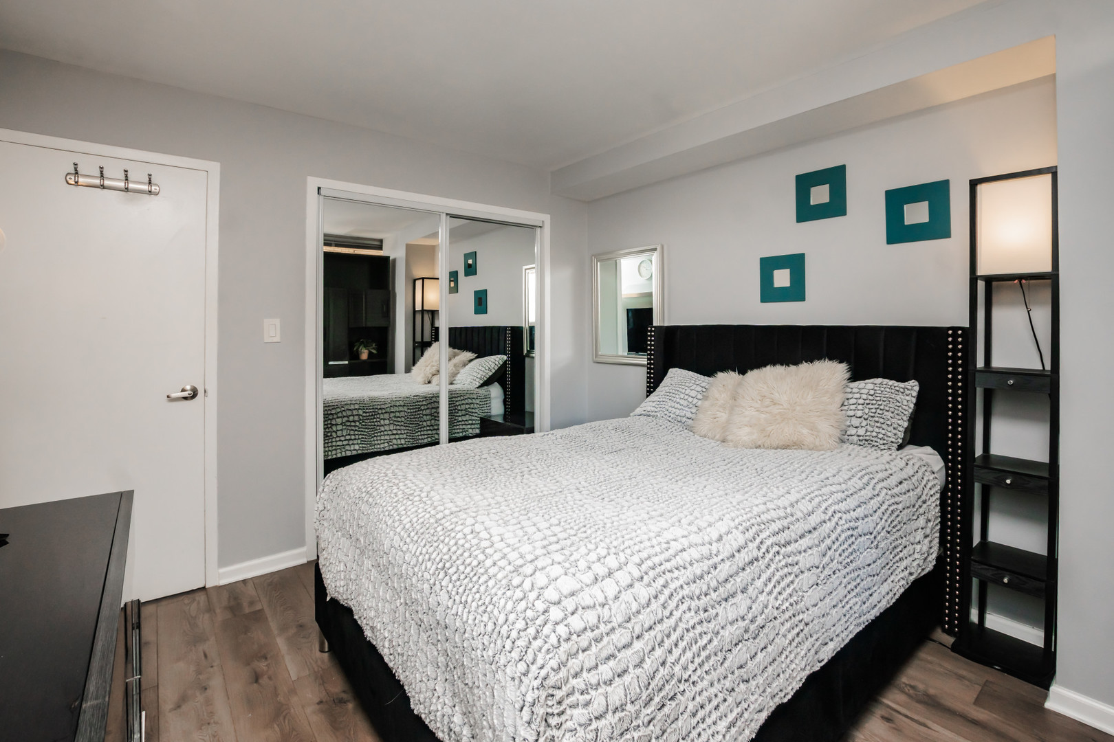 3950 N Lake Shore Drive Unit: 1811