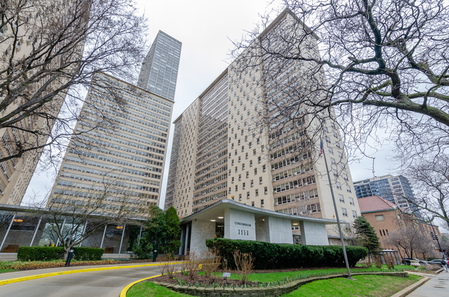 3950 N Lake Shore Drive Unit: 1811