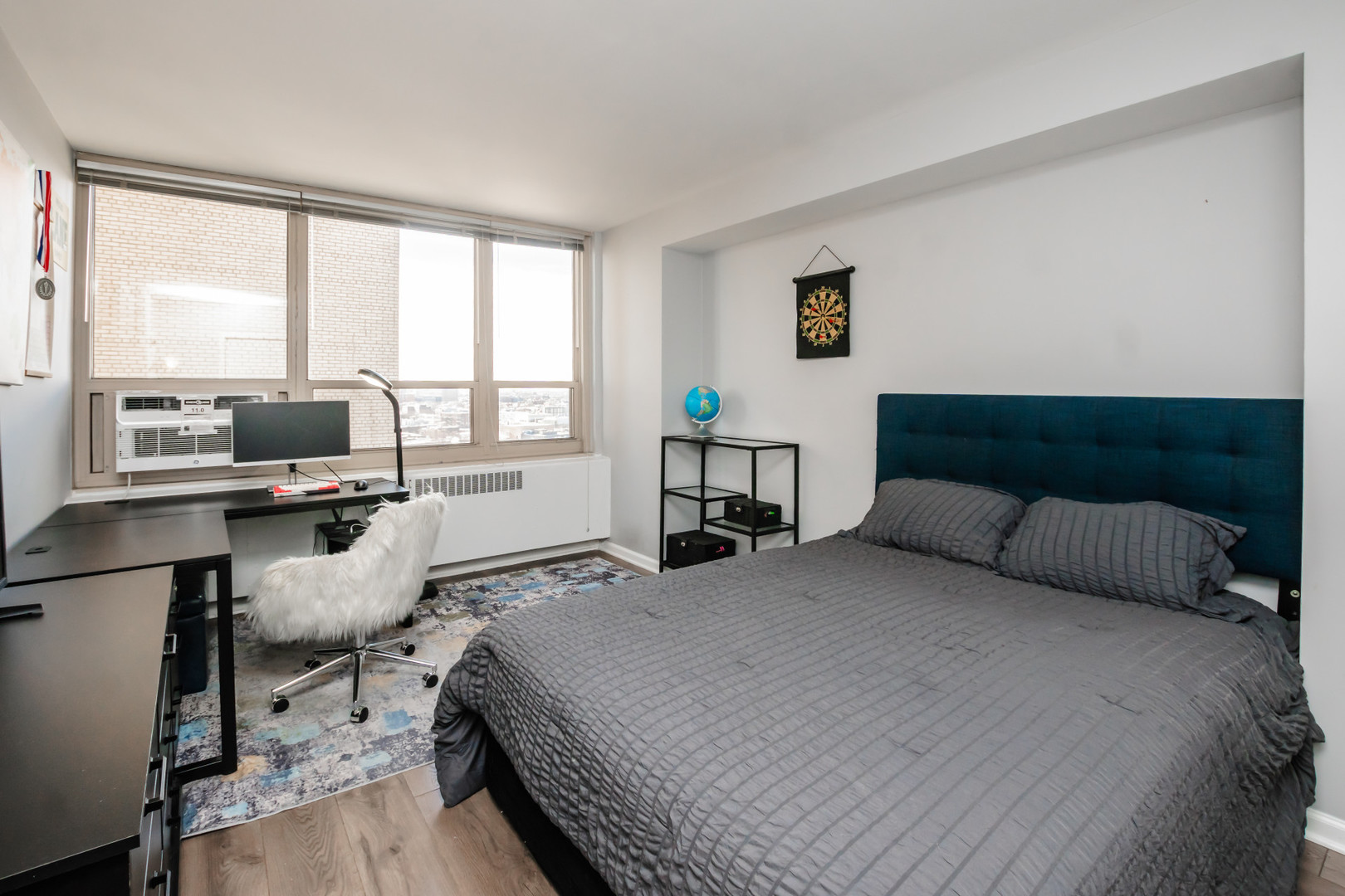 3950 N Lake Shore Drive Unit: 1811