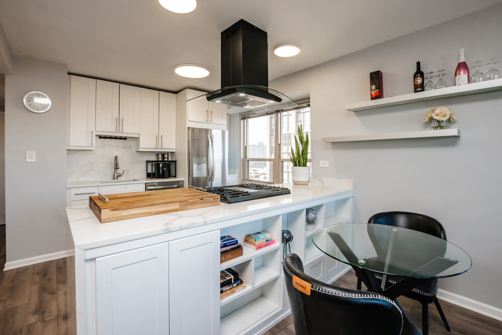 3950 N Lake Shore Drive Unit: 1811