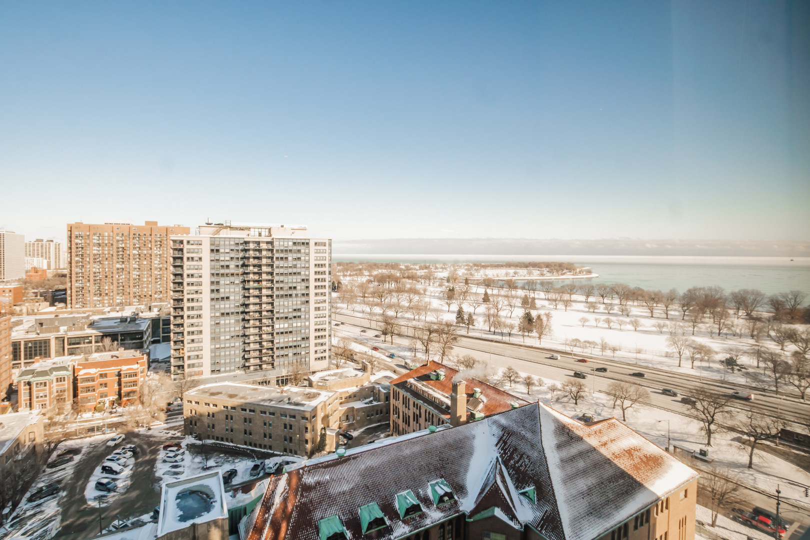 3950 N Lake Shore Drive Unit: 1811