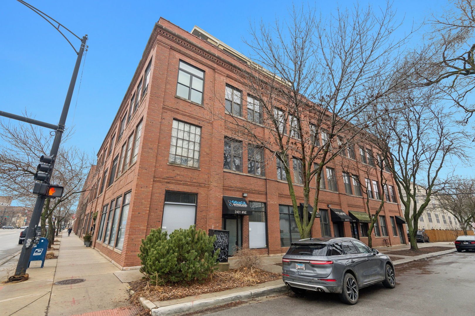 2401 W Ohio Street Unit: 21