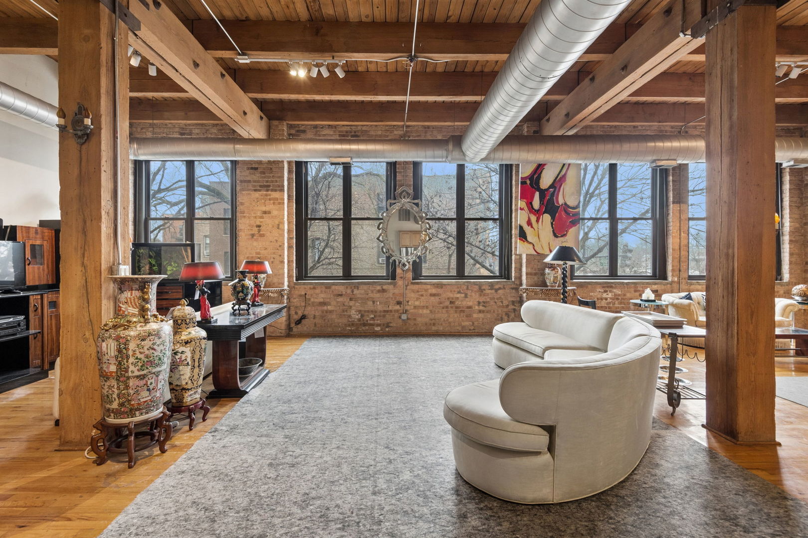 2401 W Ohio Street Unit: 21