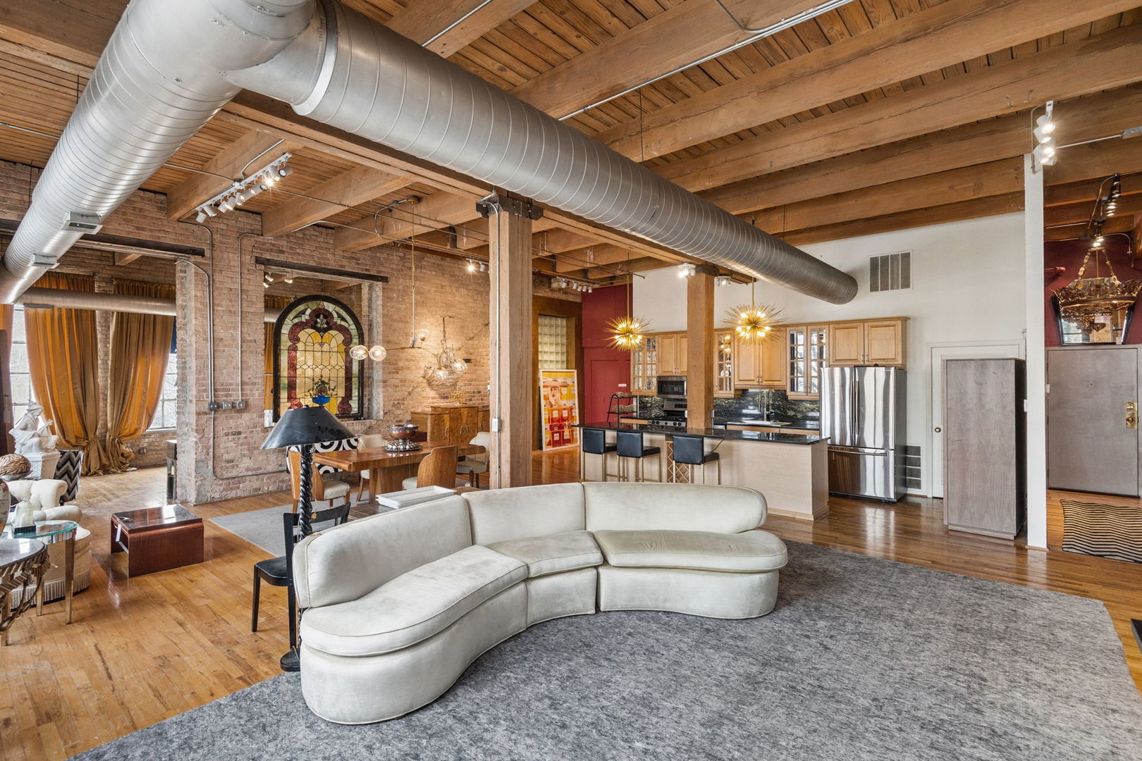 2401 W Ohio Street Unit: 21