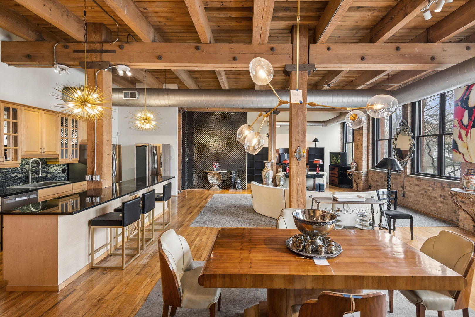 2401 W Ohio Street Unit: 21
