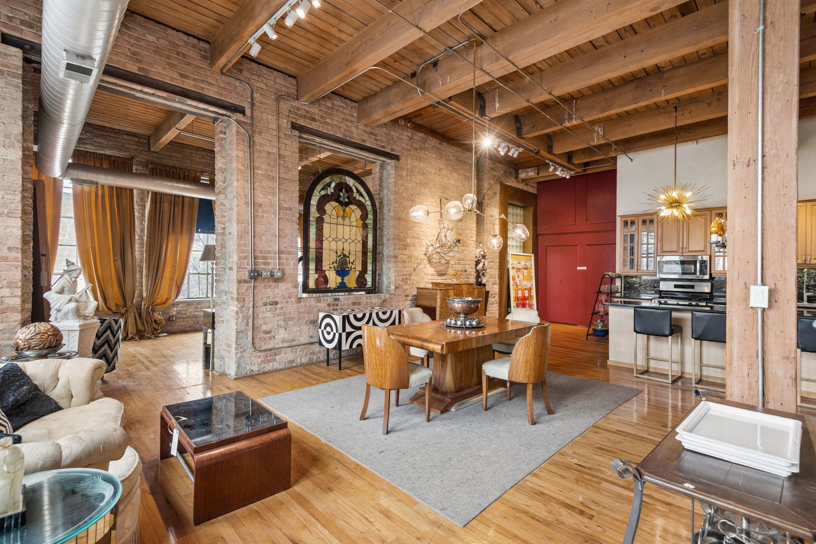 2401 W Ohio Street Unit: 21