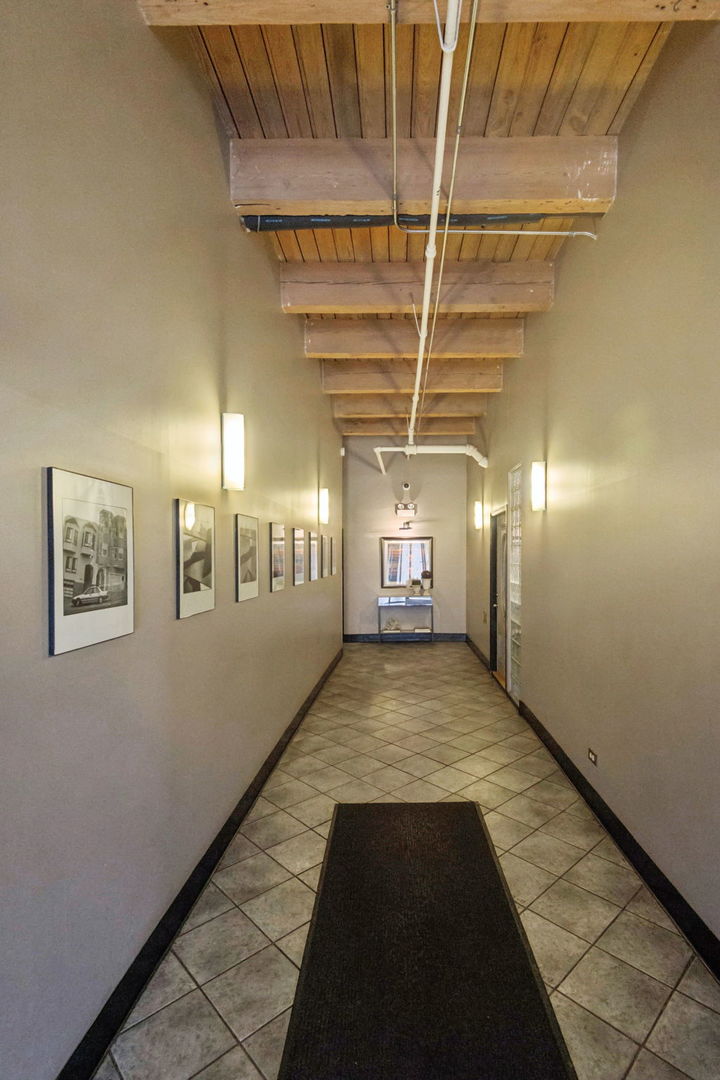 2401 W Ohio Street Unit: 21