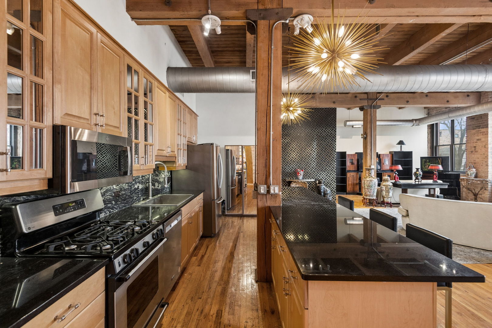 2401 W Ohio Street Unit: 21