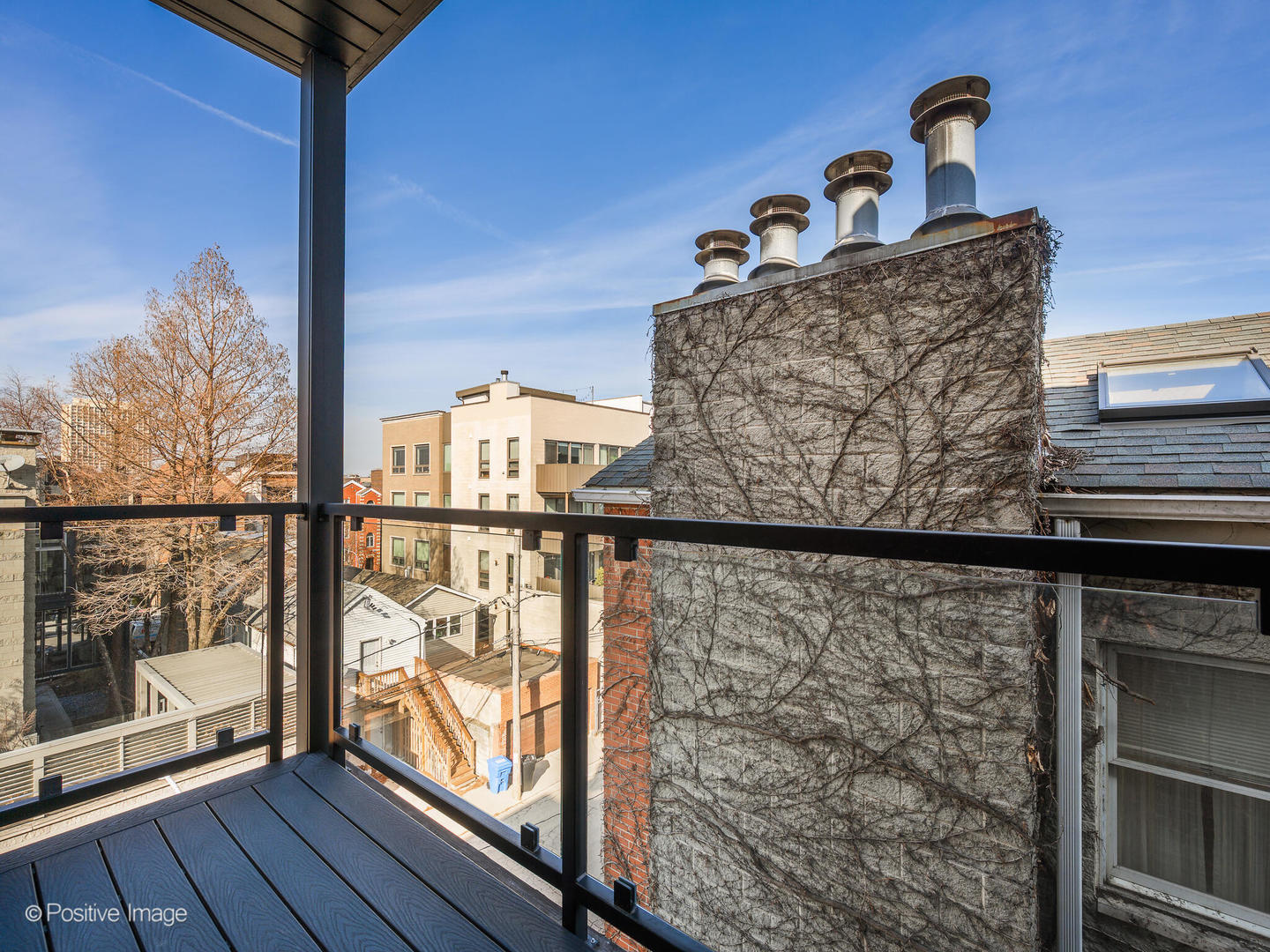 1537 W Pearson Street Unit: 2