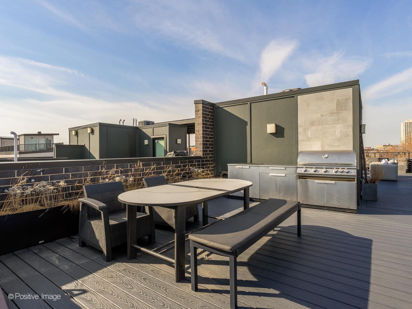 1537 W Pearson Street Unit: 2