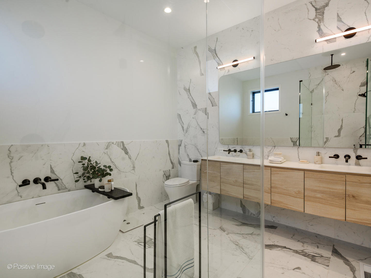 1537 W Pearson Street Unit: 2