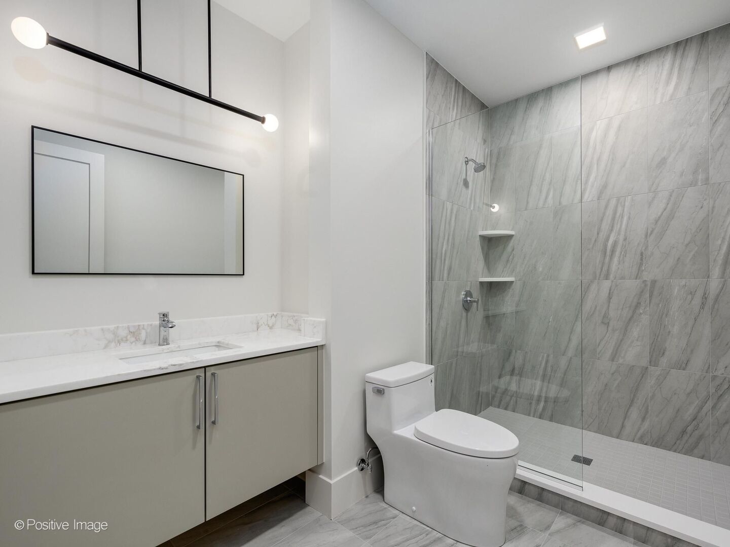 1900 W Cortland Avenue