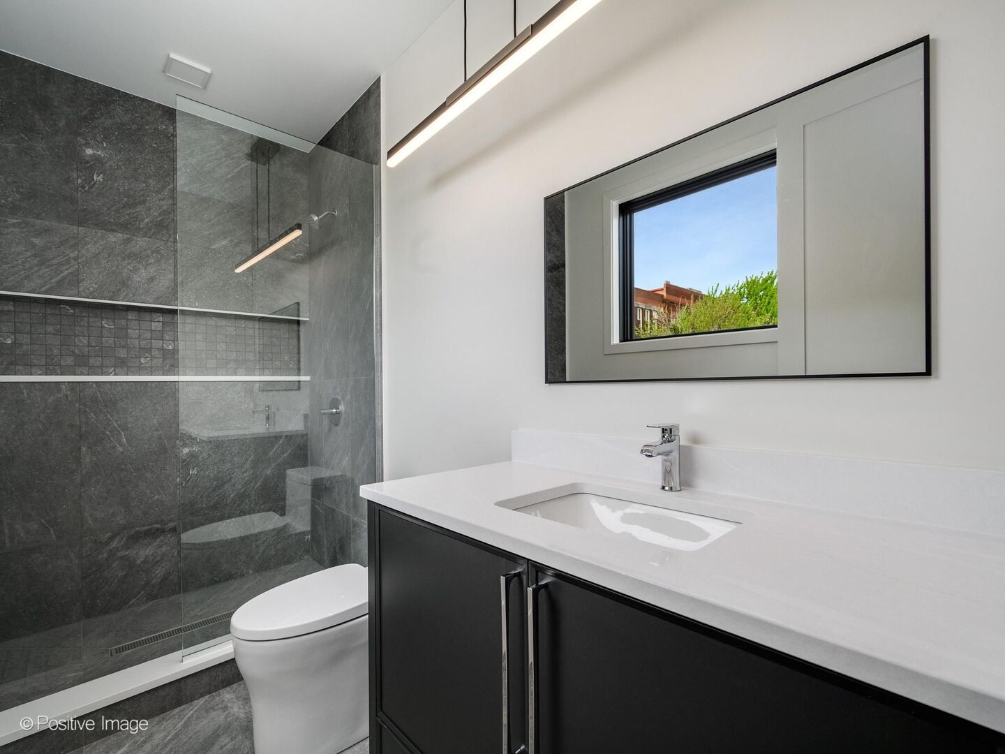 1900 W Cortland Avenue