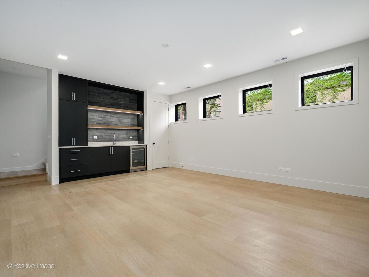 1900 W Cortland Avenue