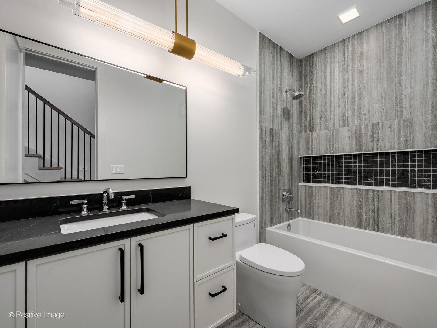 1900 W Cortland Avenue