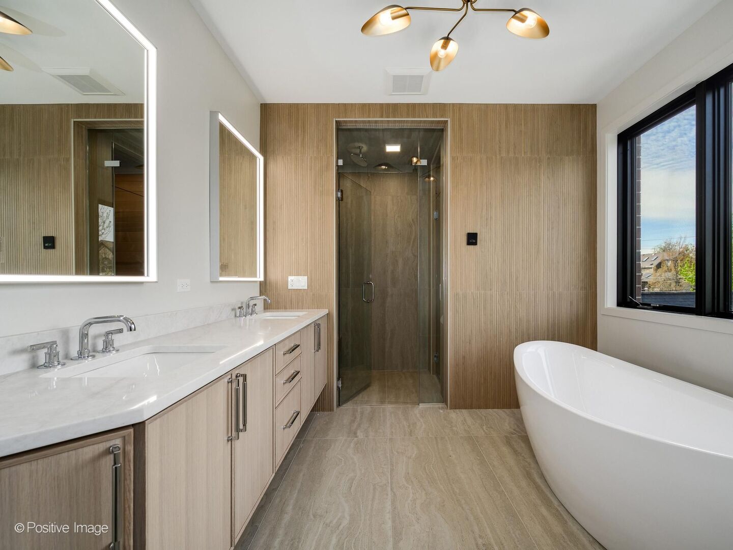 1900 W Cortland Avenue