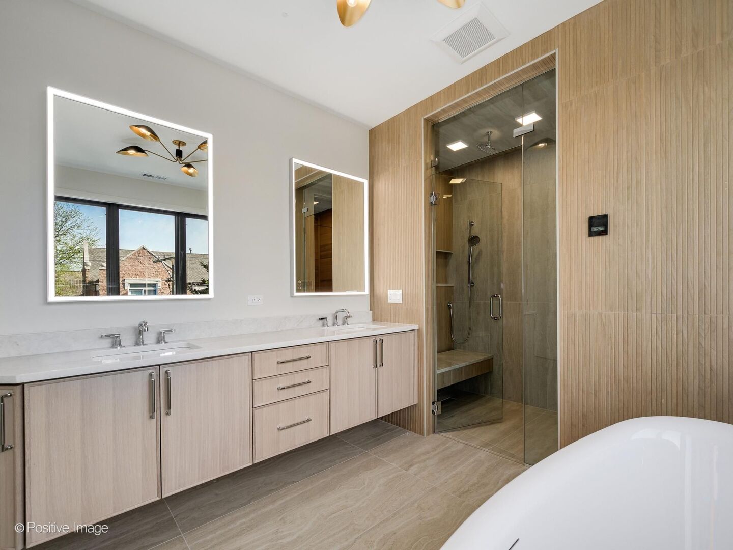 1900 W Cortland Avenue