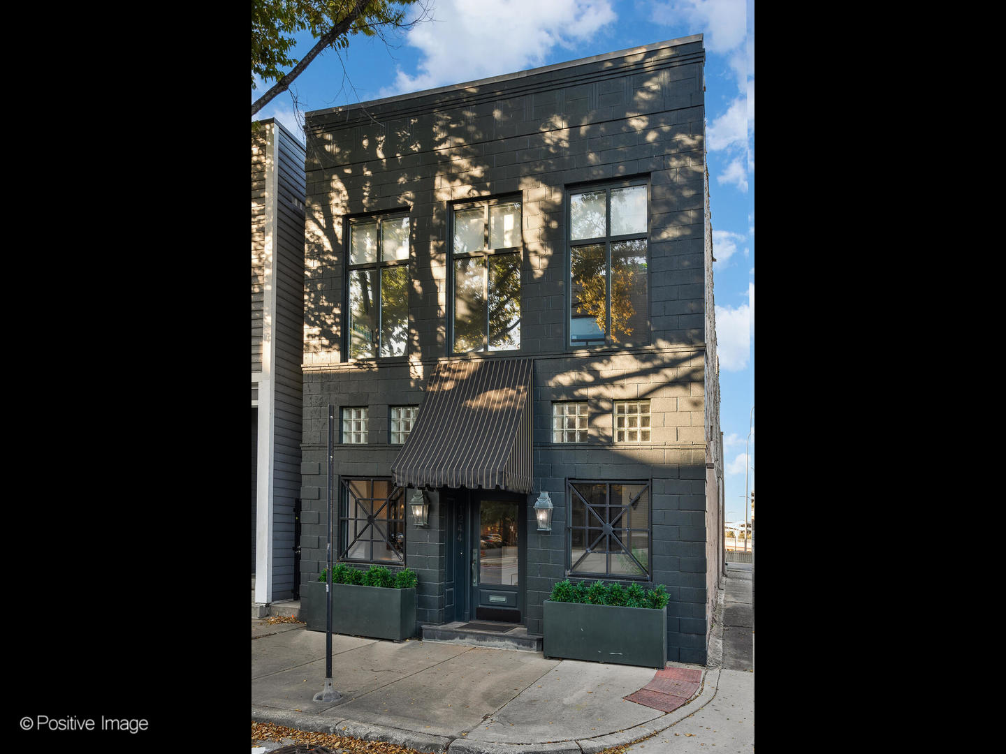 1244 W Chicago Avenue
