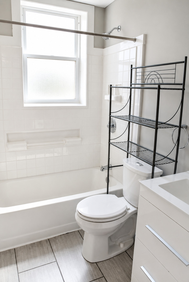 2737 W Evergreen Avenue Unit: 3R