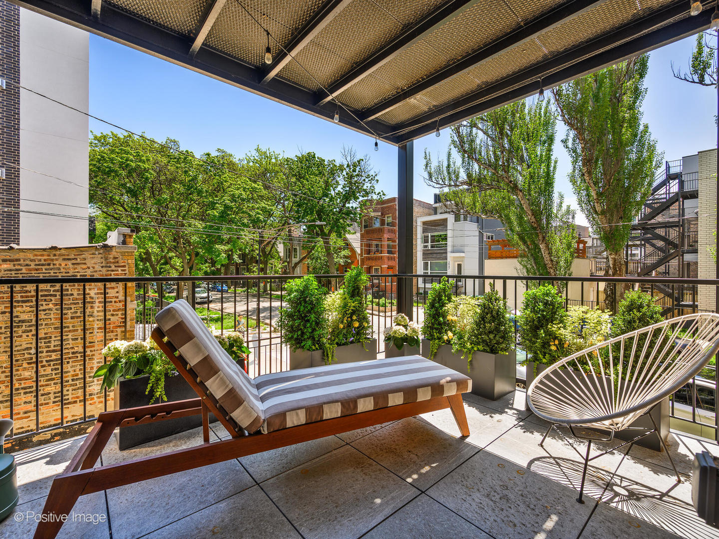 833 N Hoyne Avenue Unit: 2S