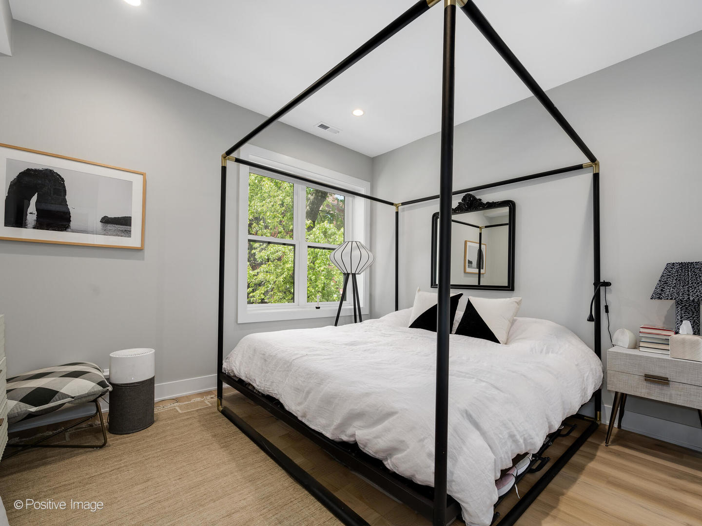 833 N Hoyne Avenue Unit: 2S
