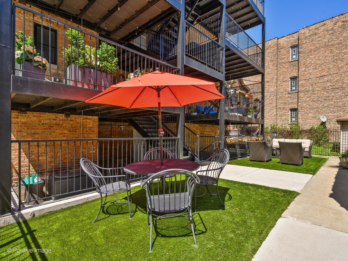 833 N Hoyne Avenue Unit: 2S