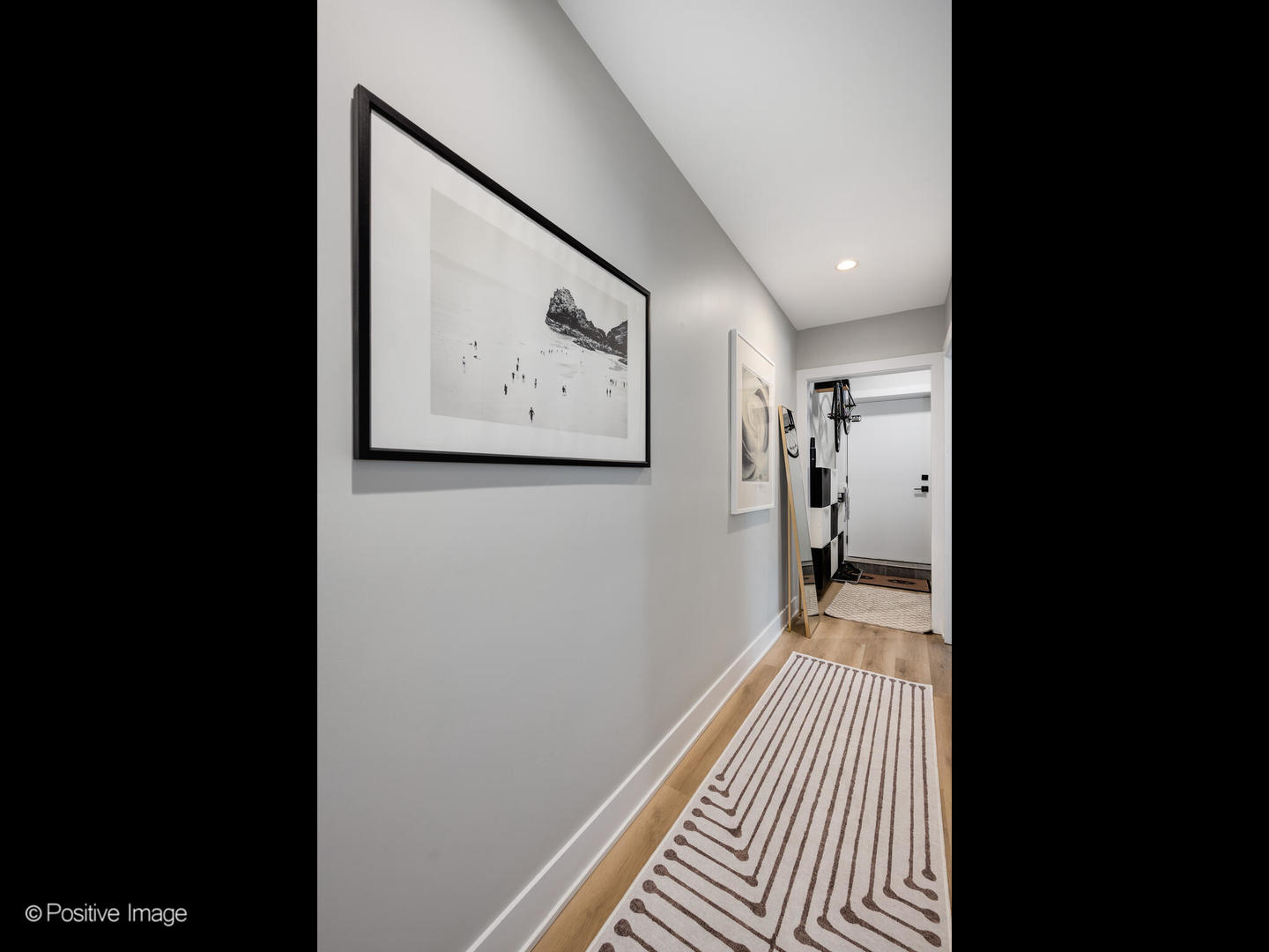 833 N Hoyne Avenue Unit: 2S