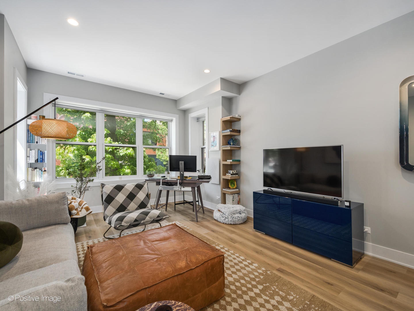 833 N Hoyne Avenue Unit: 2S
