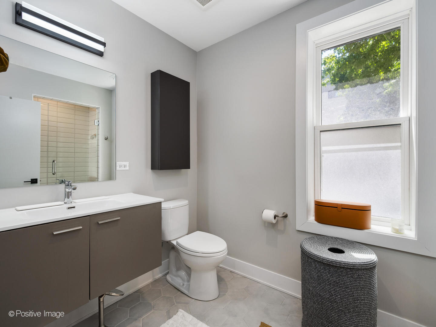 833 N Hoyne Avenue Unit: 2S