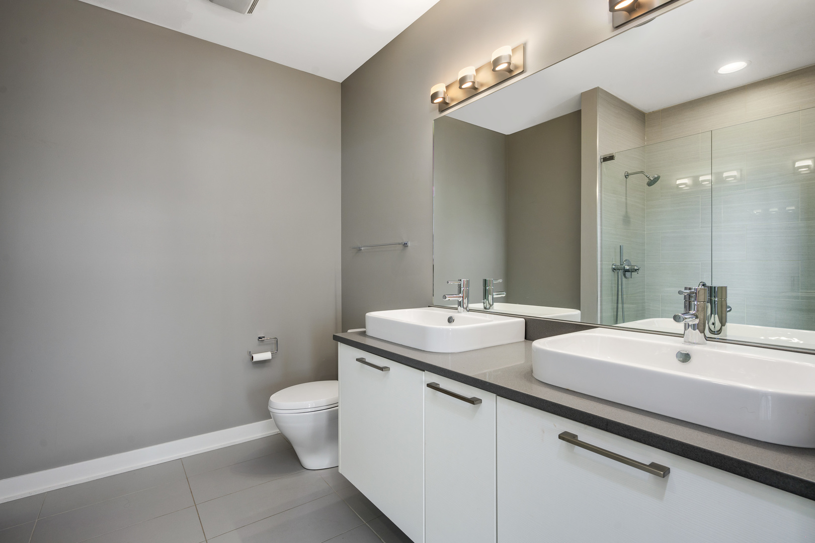 1611 N Hermitage Avenue Unit: 401