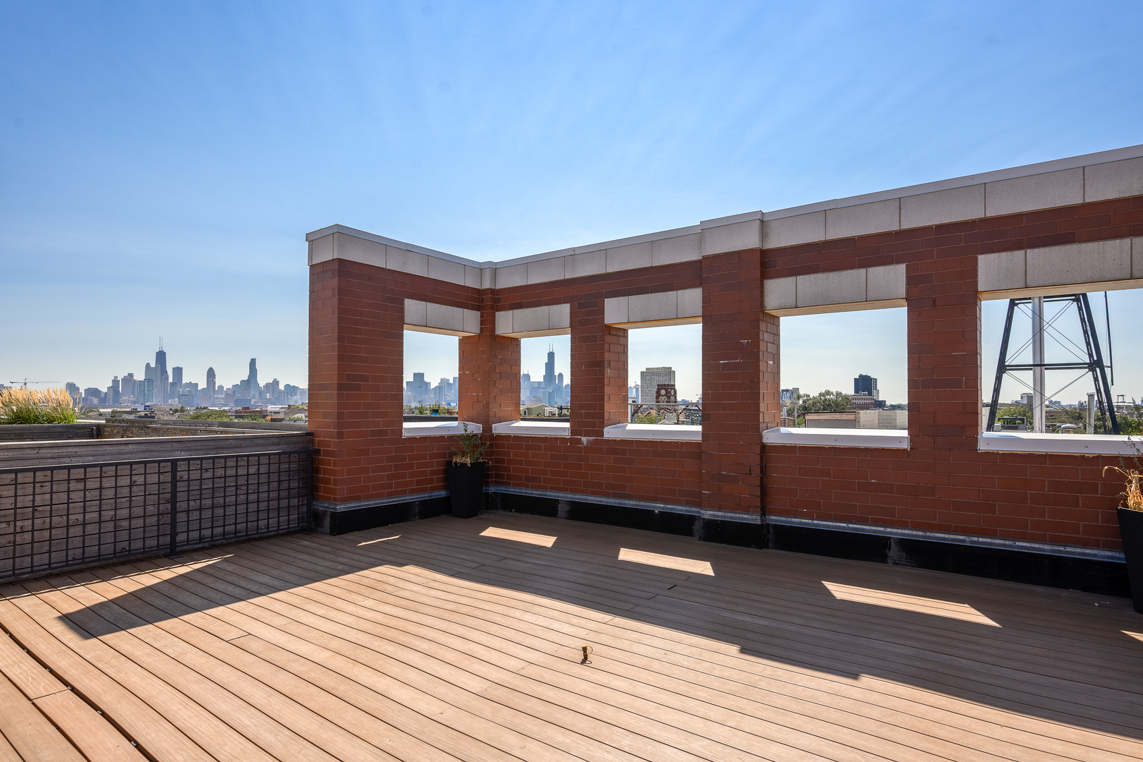 1611 N Hermitage Avenue Unit: 401