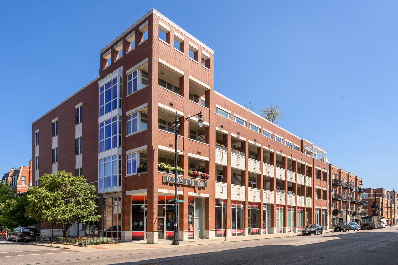 1611 N Hermitage Avenue Unit: 401
