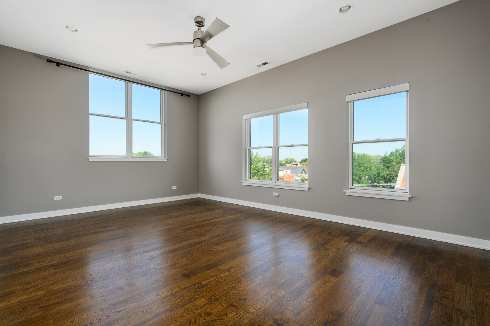 1611 N Hermitage Avenue Unit: 401