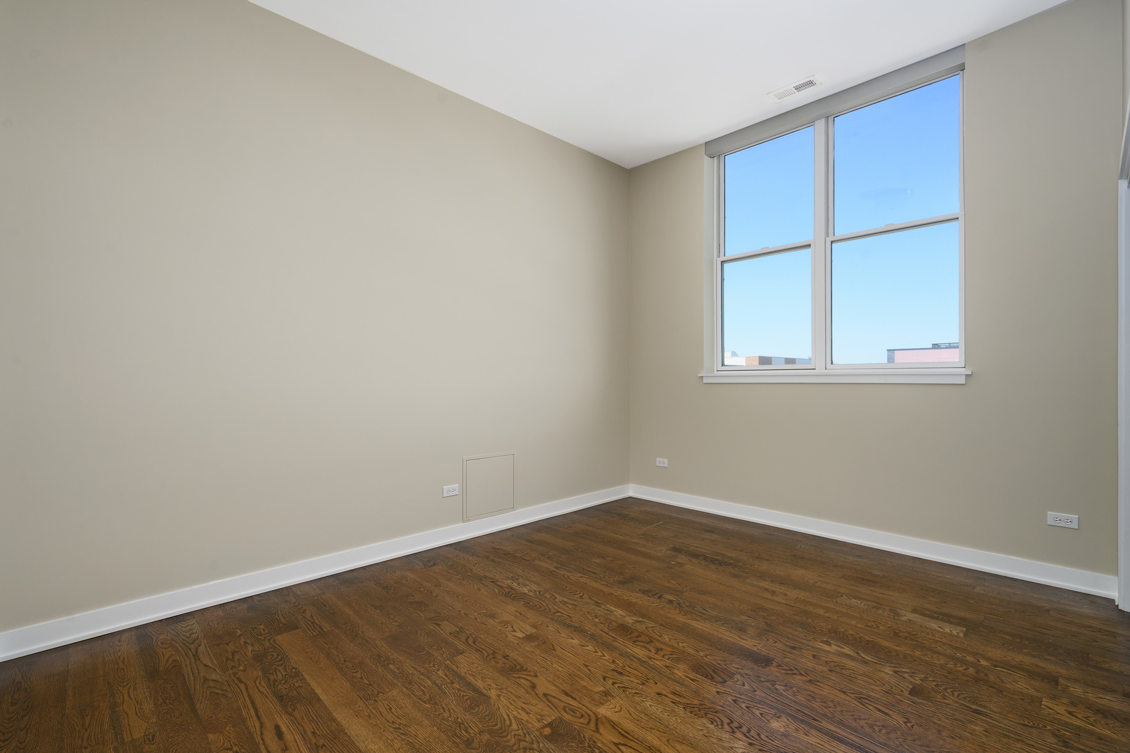 1611 N Hermitage Avenue Unit: 401