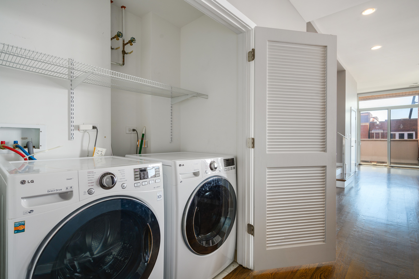 1611 N Hermitage Avenue Unit: 401