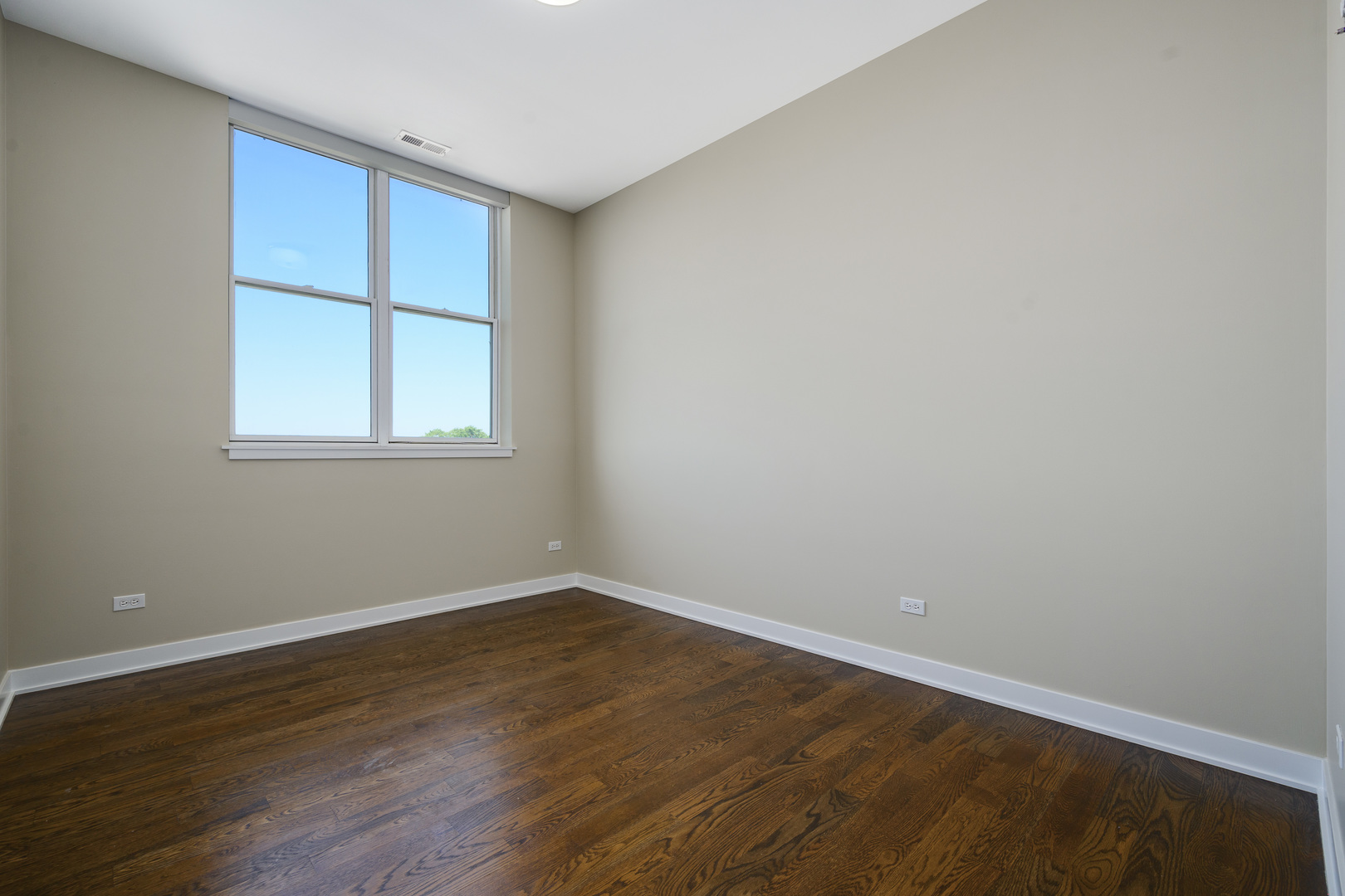 1611 N Hermitage Avenue Unit: 401
