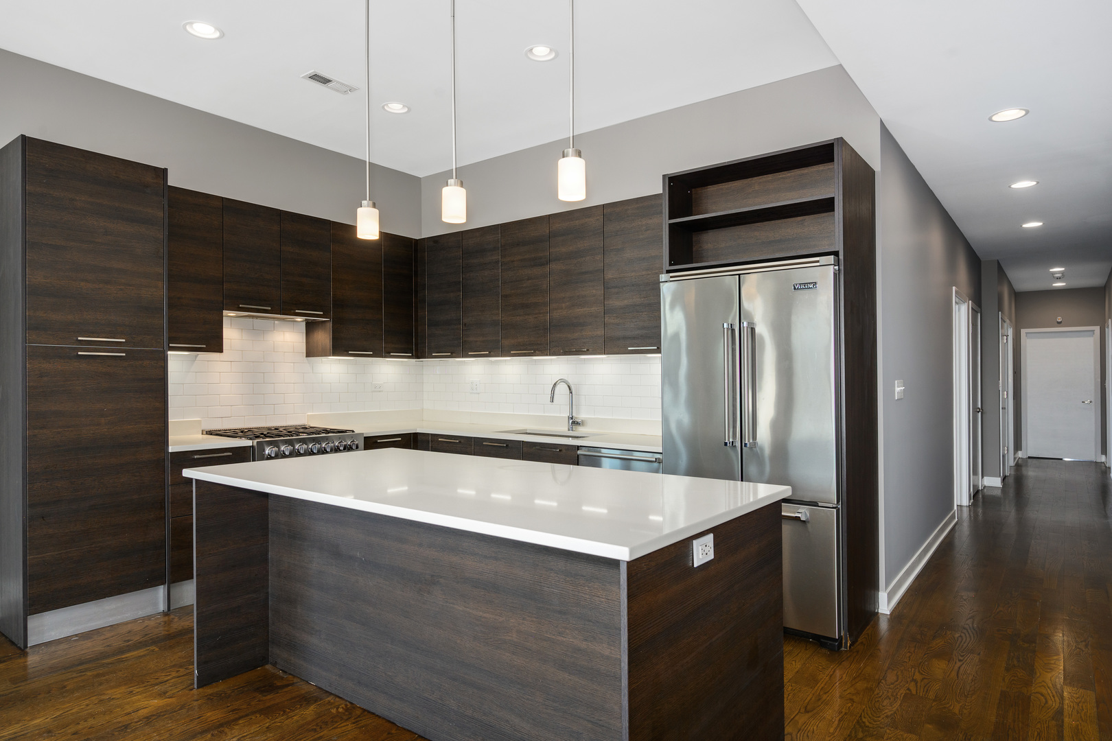 1611 N Hermitage Avenue Unit: 401