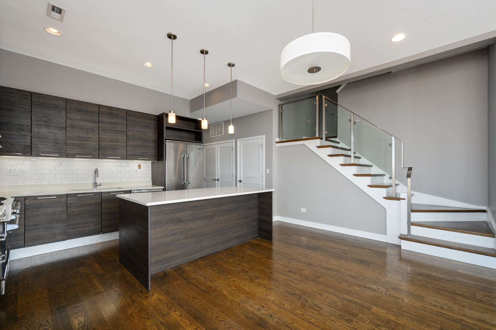 1611 N Hermitage Avenue Unit: 401