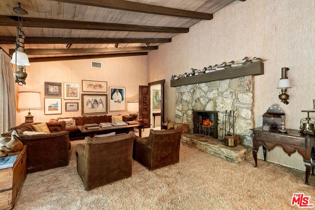 2401 Coldwater Canyon Dr
