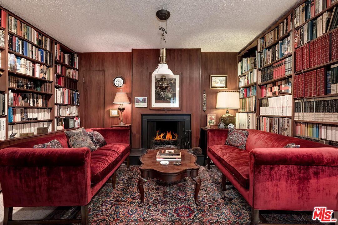 2401 Coldwater Canyon Dr