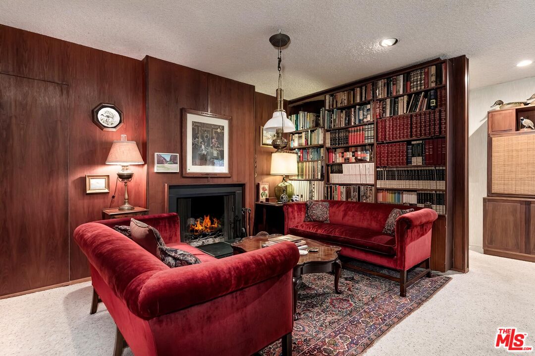 2401 Coldwater Canyon Dr