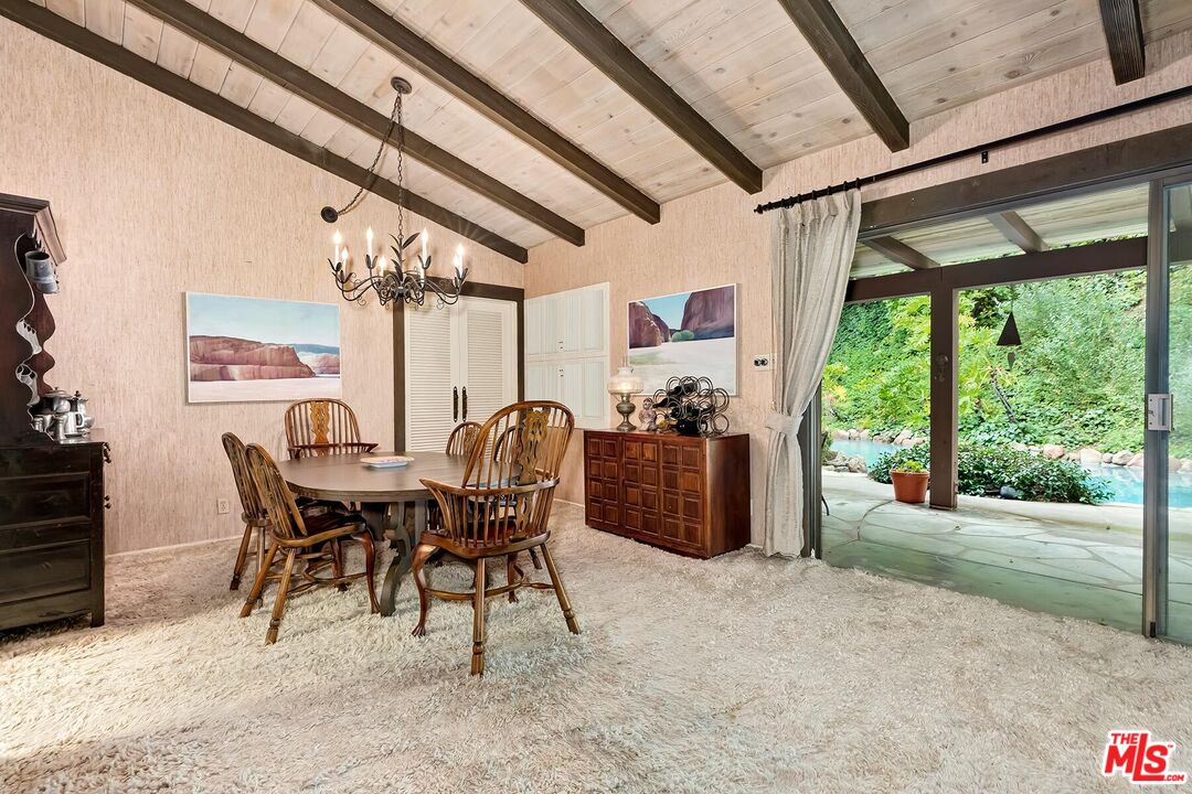 2401 Coldwater Canyon Dr