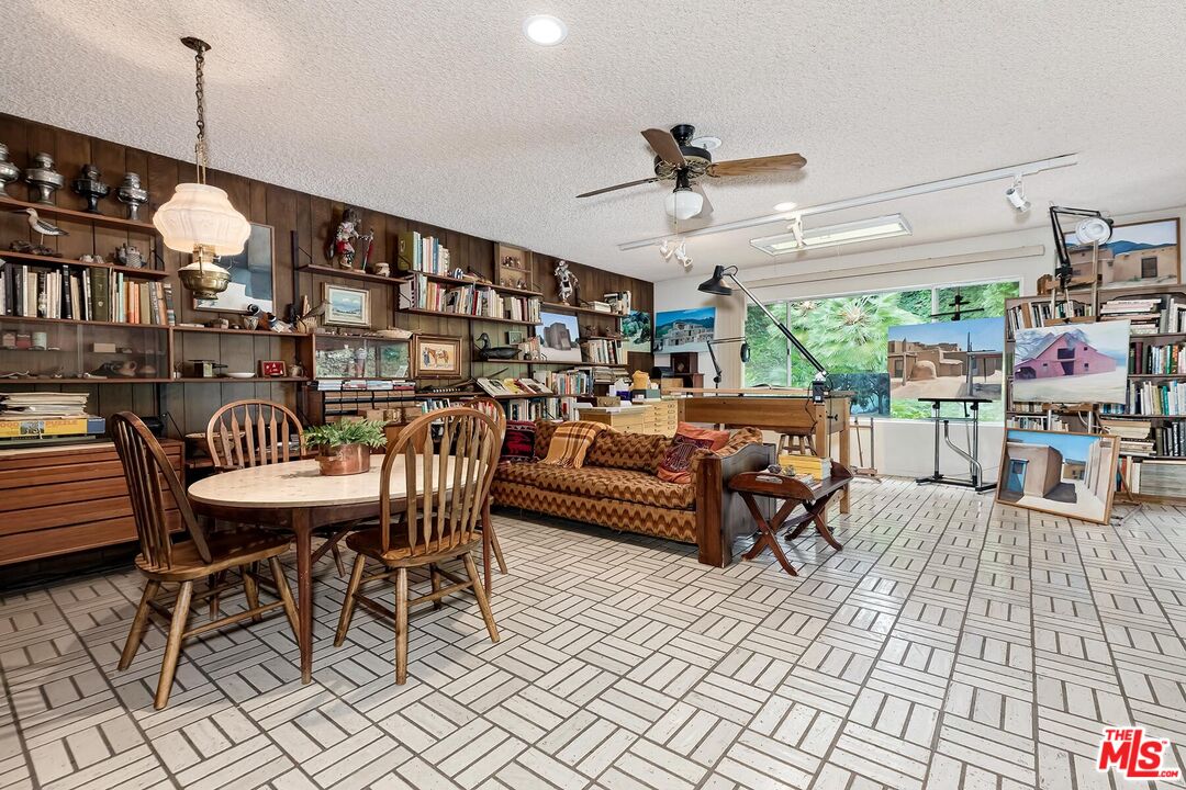 2401 Coldwater Canyon Dr