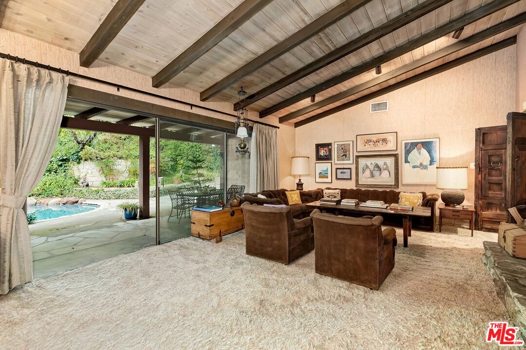 2401 Coldwater Canyon Dr