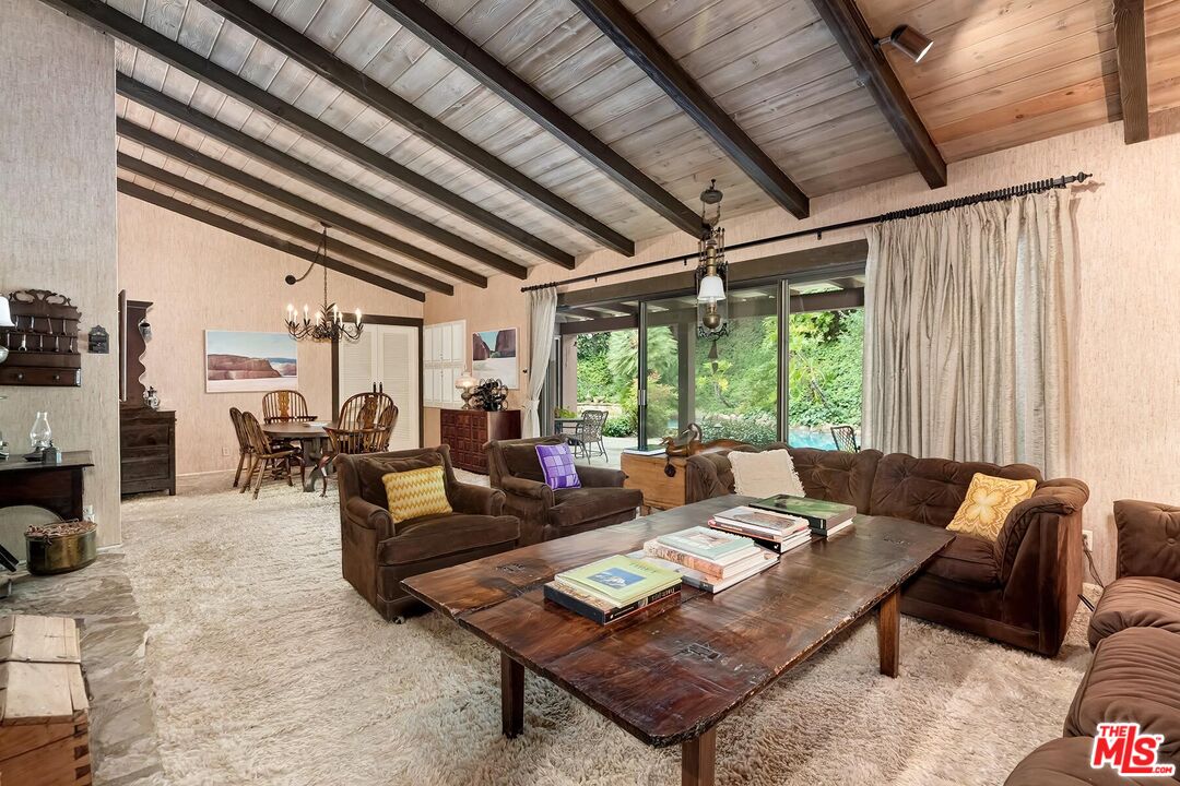 2401 Coldwater Canyon Dr