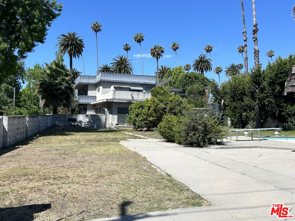 602 N Beverly Dr